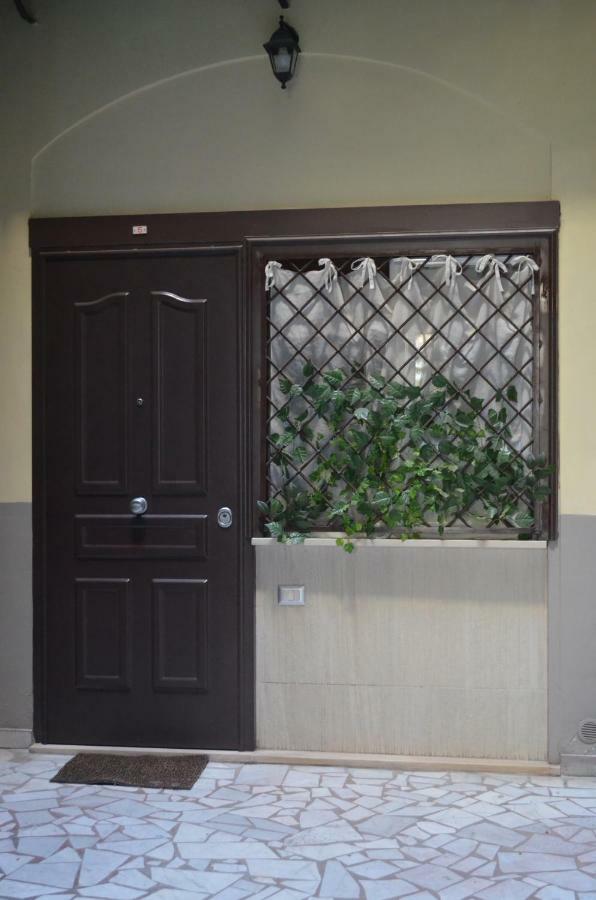 A Due Passi Dal Duomo Holiday home Naples