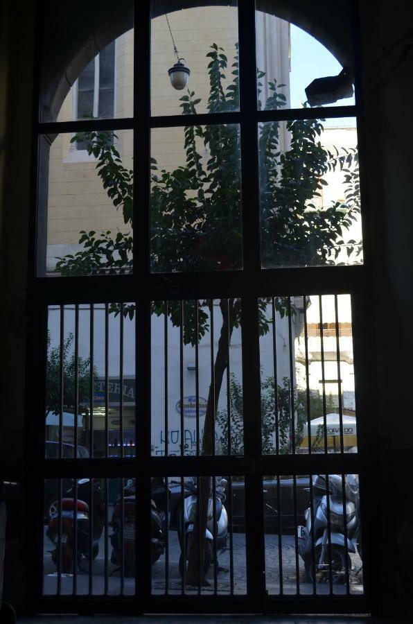 Holiday home A Due Passi Dal Duomo Naples